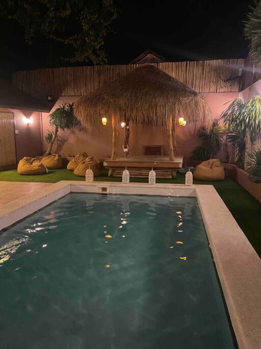 Casablanca Boracay 4 Bedroom Stn 1 With Private Pool Apartment *