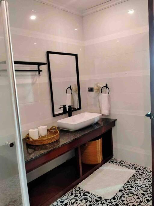 Casablanca Boracay 4 Bedroom Stn 1 With Private Pool * Balabag (Boracay)