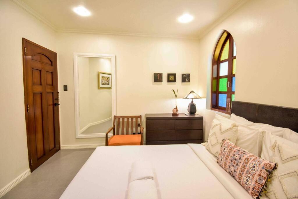 Casablanca Boracay 4 Bedroom Stn 1 With Private Pool Apartment