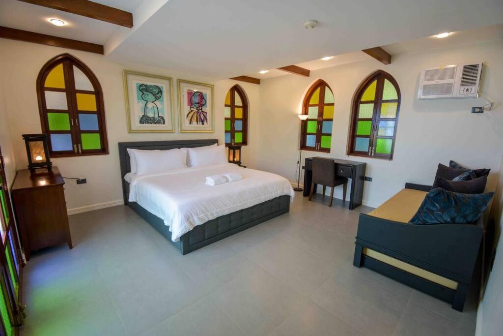 Casablanca Boracay 4 Bedroom Stn 1 With Private Pool Apartment