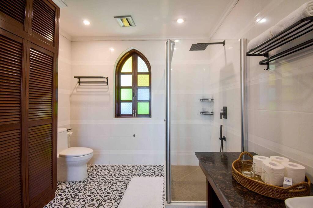 Casablanca Boracay 4 Bedroom Stn 1 With Private Pool Balabag (Boracay)